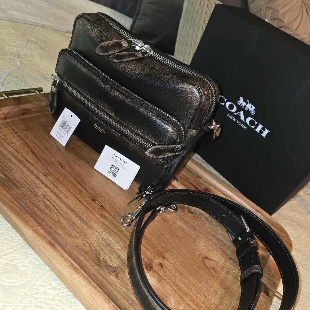 NWT Coach DAKOTA Crossbody in Loved Leather - Picture 2 of 8